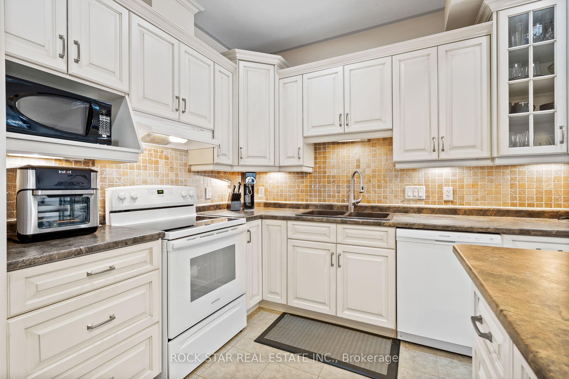 Photo 7 of 66 Tanner Drive, Pelham, Fonthill — HOMEH
