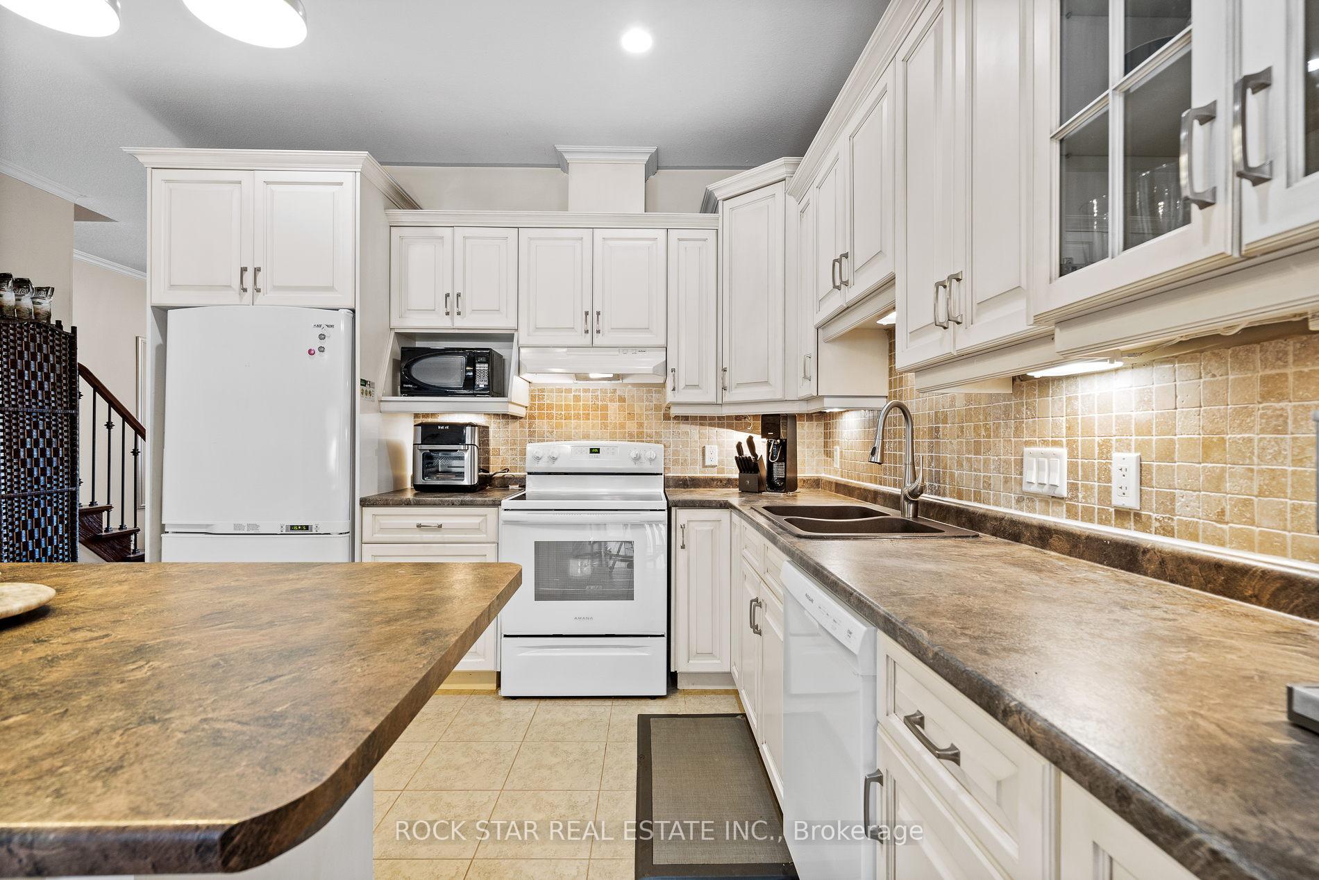 Photo 8 of 66 Tanner Drive, Pelham, Fonthill — HOMEH