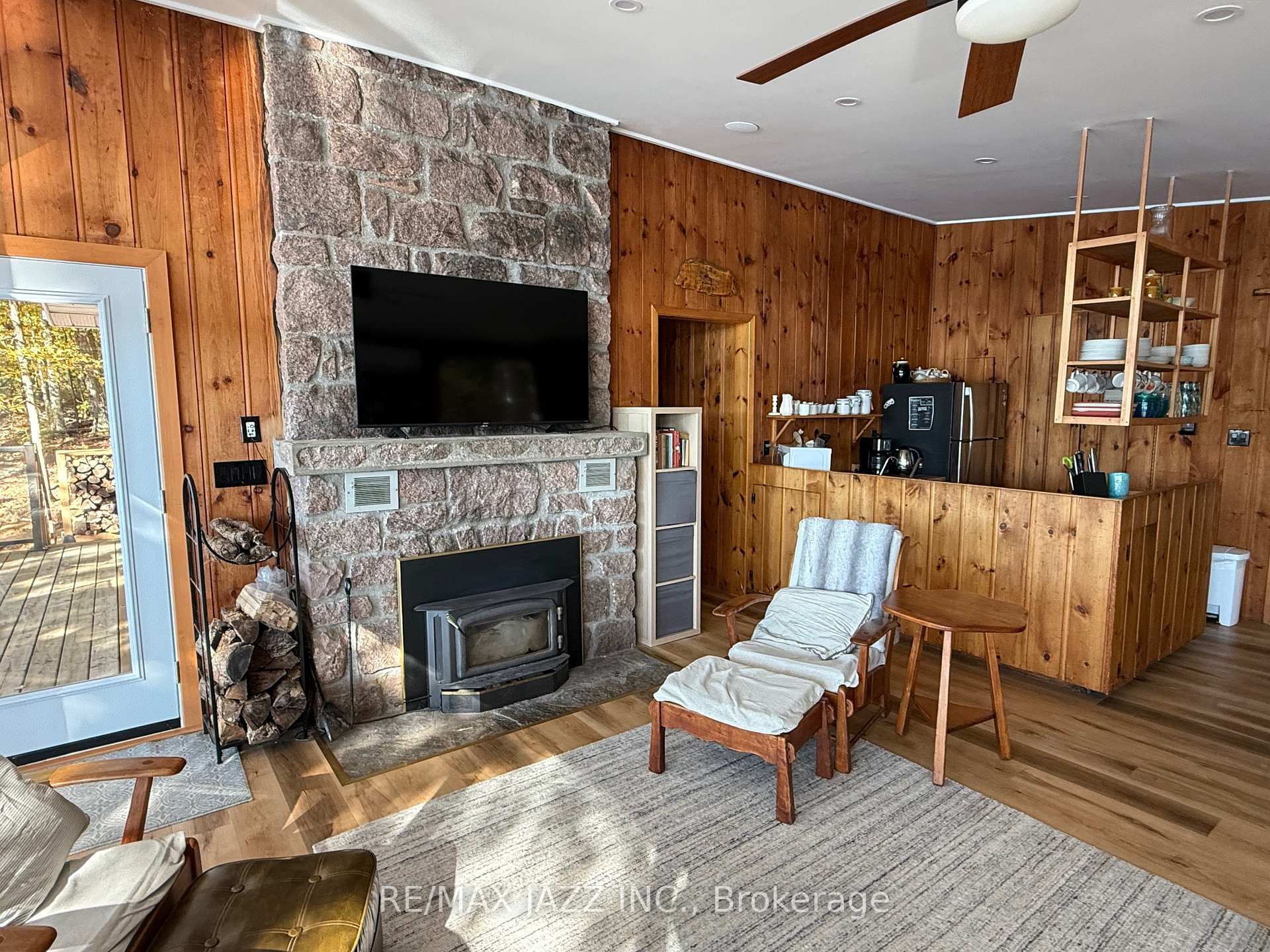 Photo 5 of 728 Renwick Road, North Kawartha — HOMEH