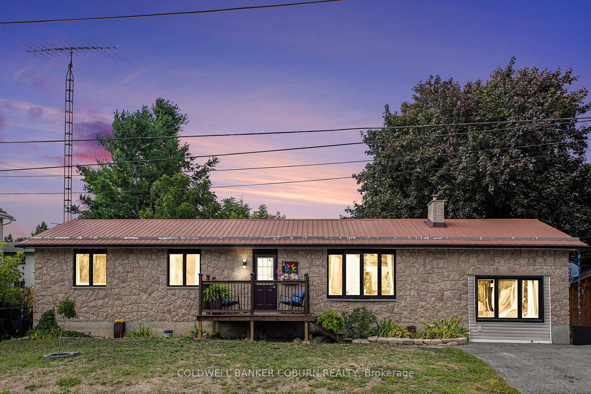 Photo 20 of 41 Hummel Street, North Dundas, Chesterville — HOMEH