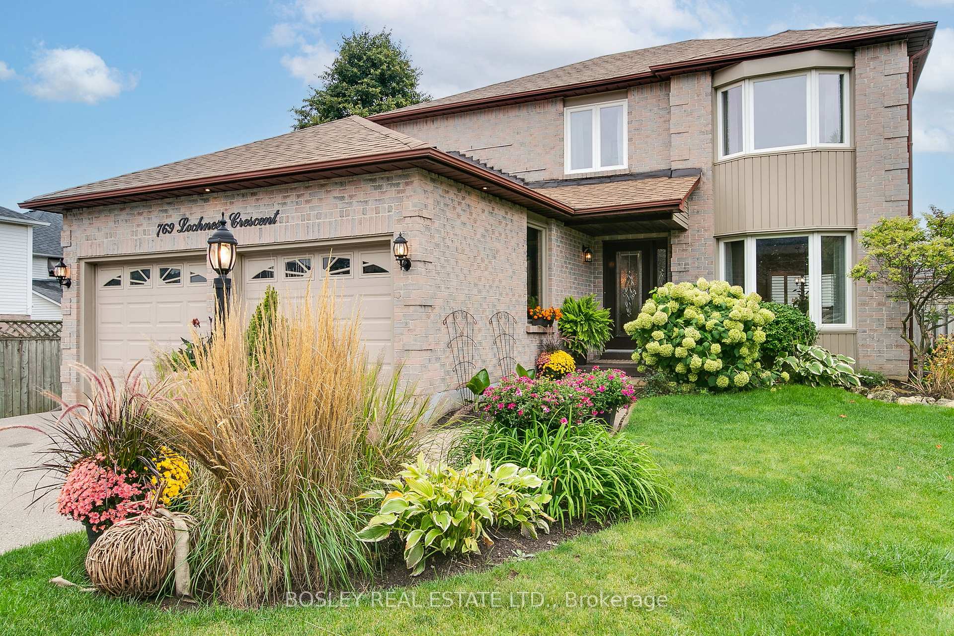 Photo 2 of 769 Lochness Crescent, Oshawa, McLaughlin — HOMEH