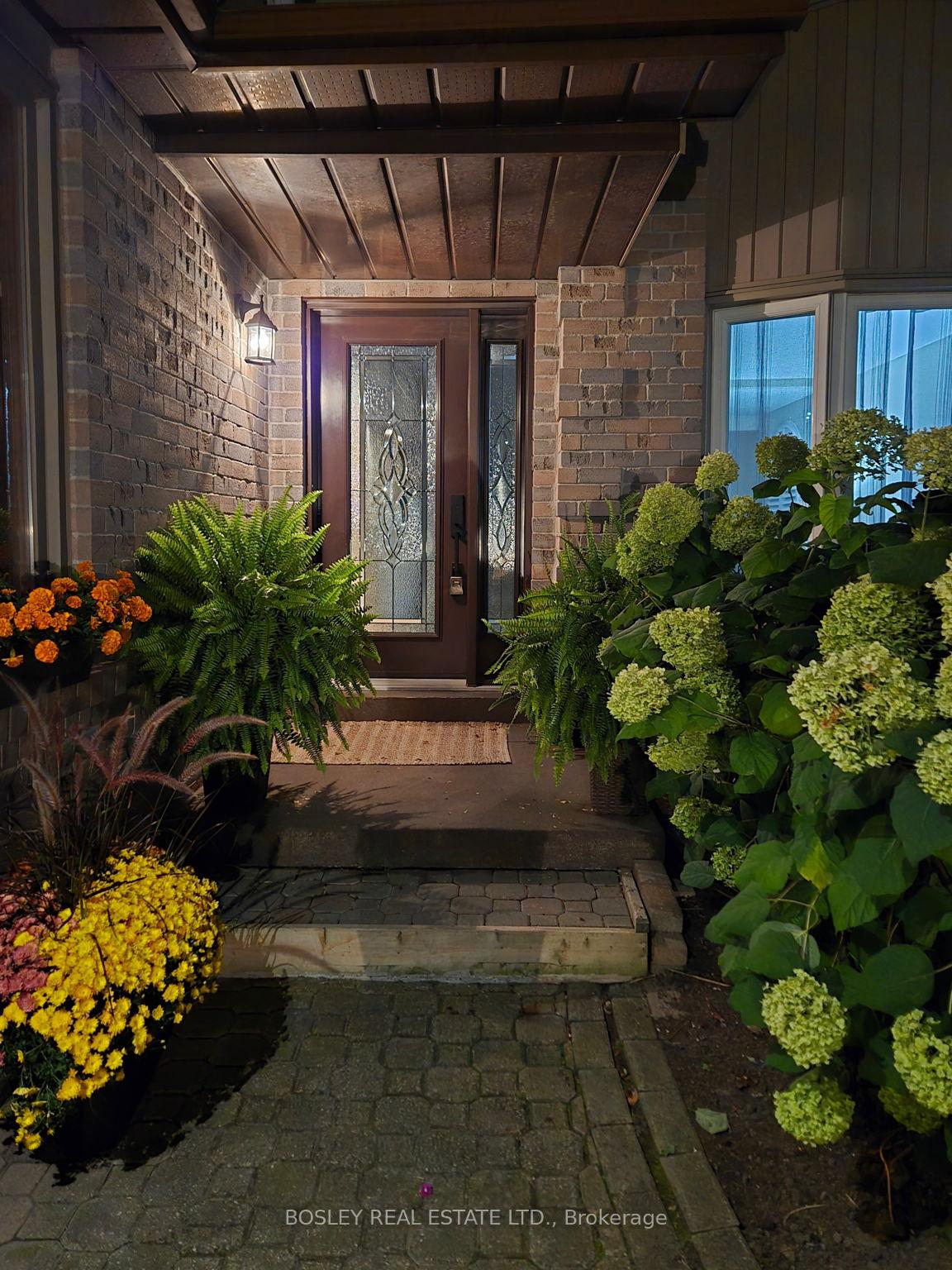 Photo 3 of 769 Lochness Crescent, Oshawa, McLaughlin — HOMEH