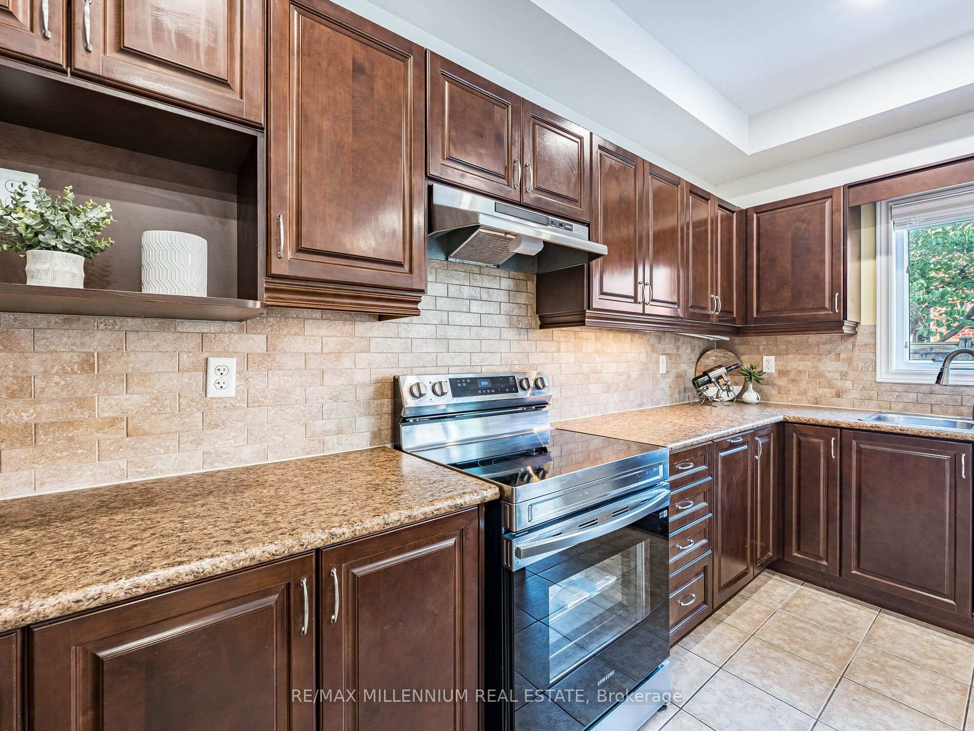 Photo 10 of 377 Scott Boulevard, Milton, Scott — HOMEH