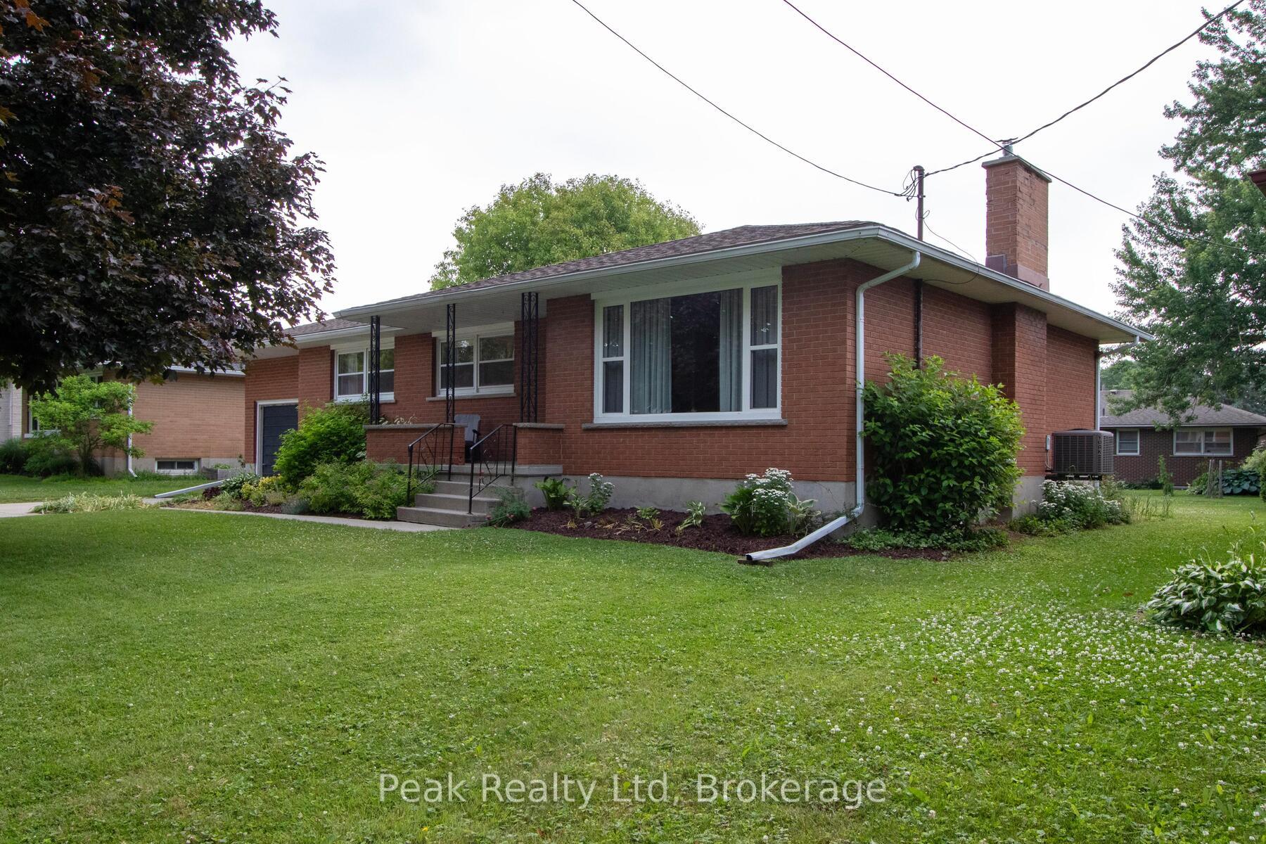 Photo 3 of 670 Davidson Avenue N, North Perth, Listowel — HOMEH
