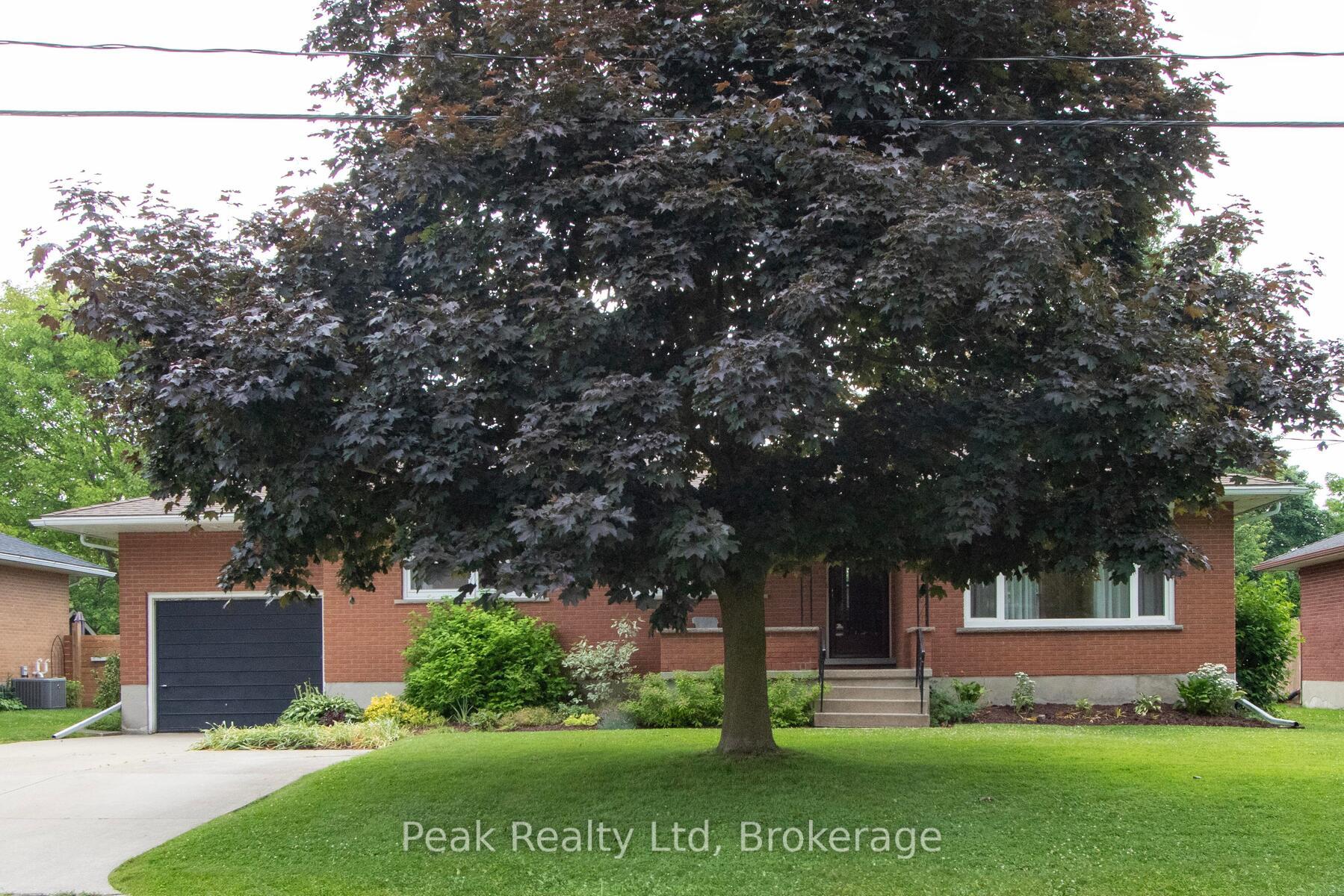 Photo 4 of 670 Davidson Avenue N, North Perth, Listowel — HOMEH