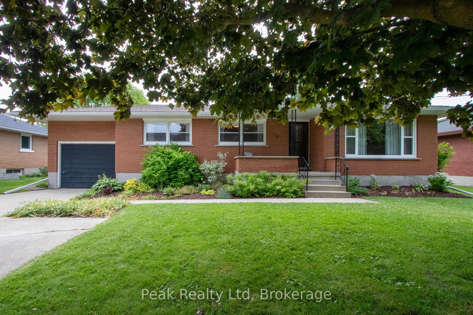 Photo 5 of 670 Davidson Avenue N, North Perth, Listowel — HOMEH