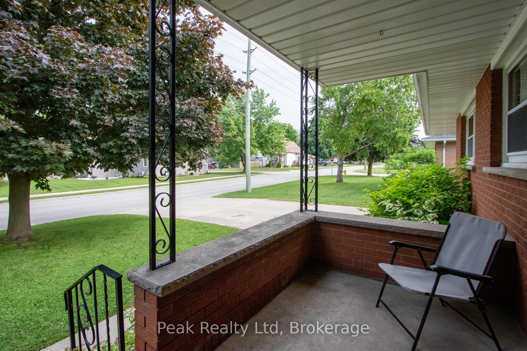 Photo 7 of 670 Davidson Avenue N, North Perth, Listowel — HOMEH