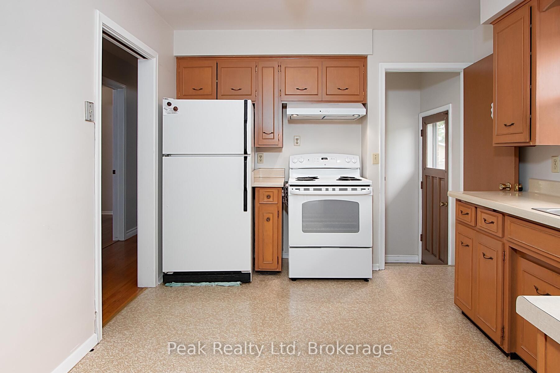 Photo 9 of 670 Davidson Avenue N, North Perth, Listowel — HOMEH