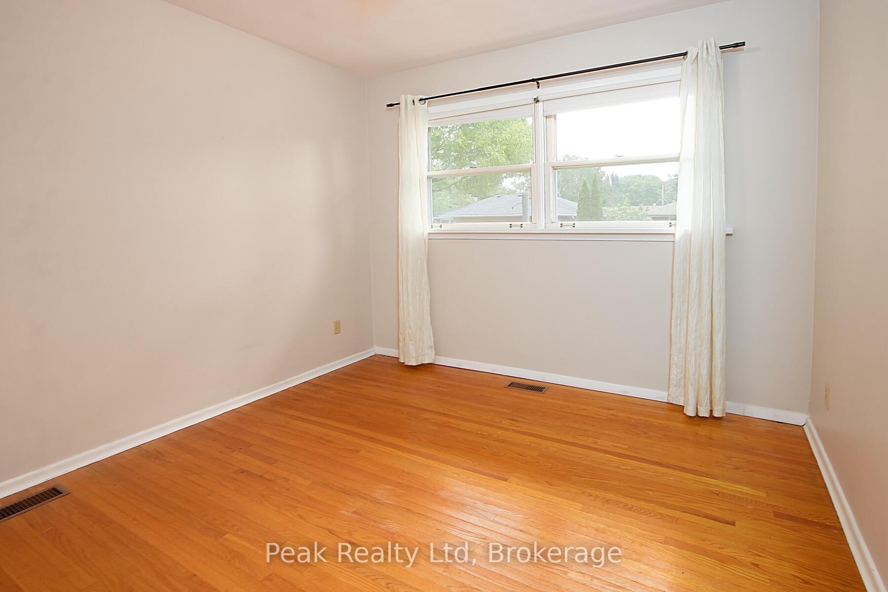 Photo 16 of 670 Davidson Avenue N, North Perth, Listowel — HOMEH