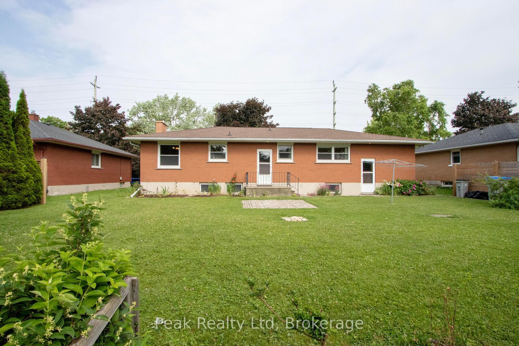 Photo 23 of 670 Davidson Avenue N, North Perth, Listowel — HOMEH