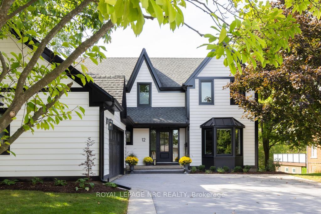 Photo 2 of 12 Scottdale Court, Pelham, Fonthill — HOMEH