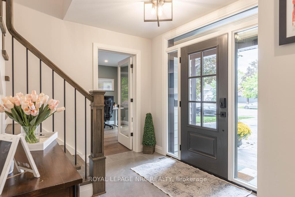 Photo 10 of 12 Scottdale Court, Pelham, Fonthill — HOMEH