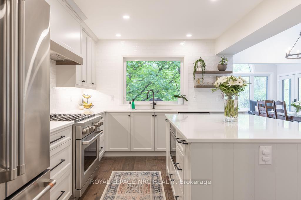 Photo 13 of 12 Scottdale Court, Pelham, Fonthill — HOMEH