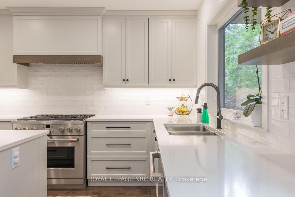 Photo 15 of 12 Scottdale Court, Pelham, Fonthill — HOMEH