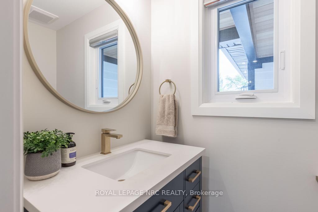 Photo 25 of 12 Scottdale Court, Pelham, Fonthill — HOMEH