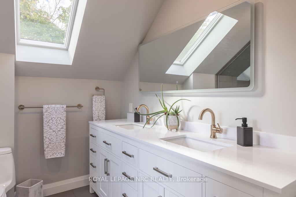 Photo 29 of 12 Scottdale Court, Pelham, Fonthill — HOMEH