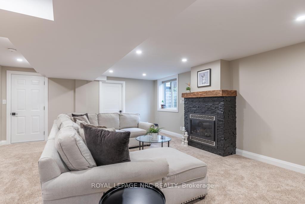 Photo 36 of 12 Scottdale Court, Pelham, Fonthill — HOMEH