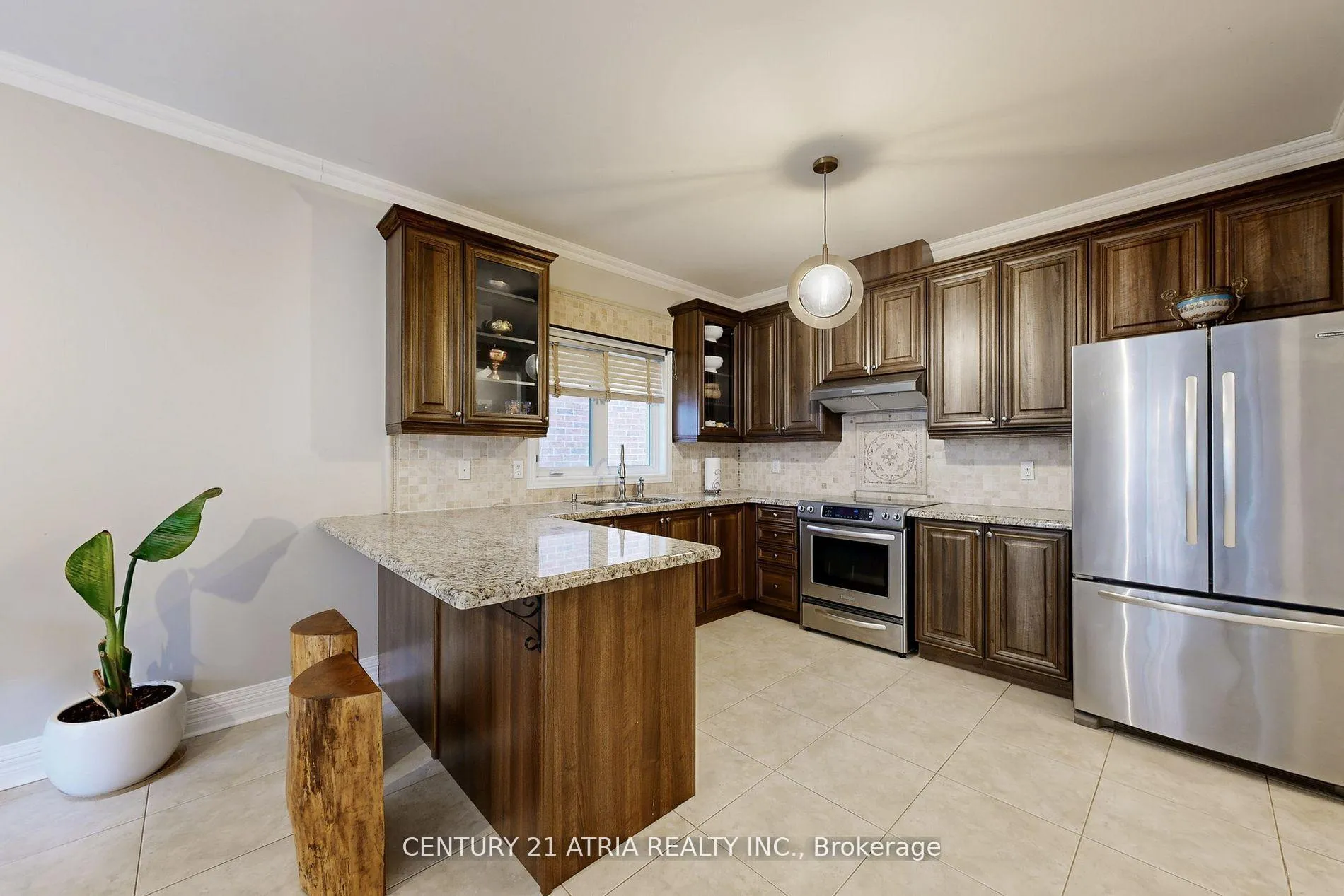Photo 11 of 490 Kwapis Boulevard, Newmarket, Woodland Hill — HOMEH
