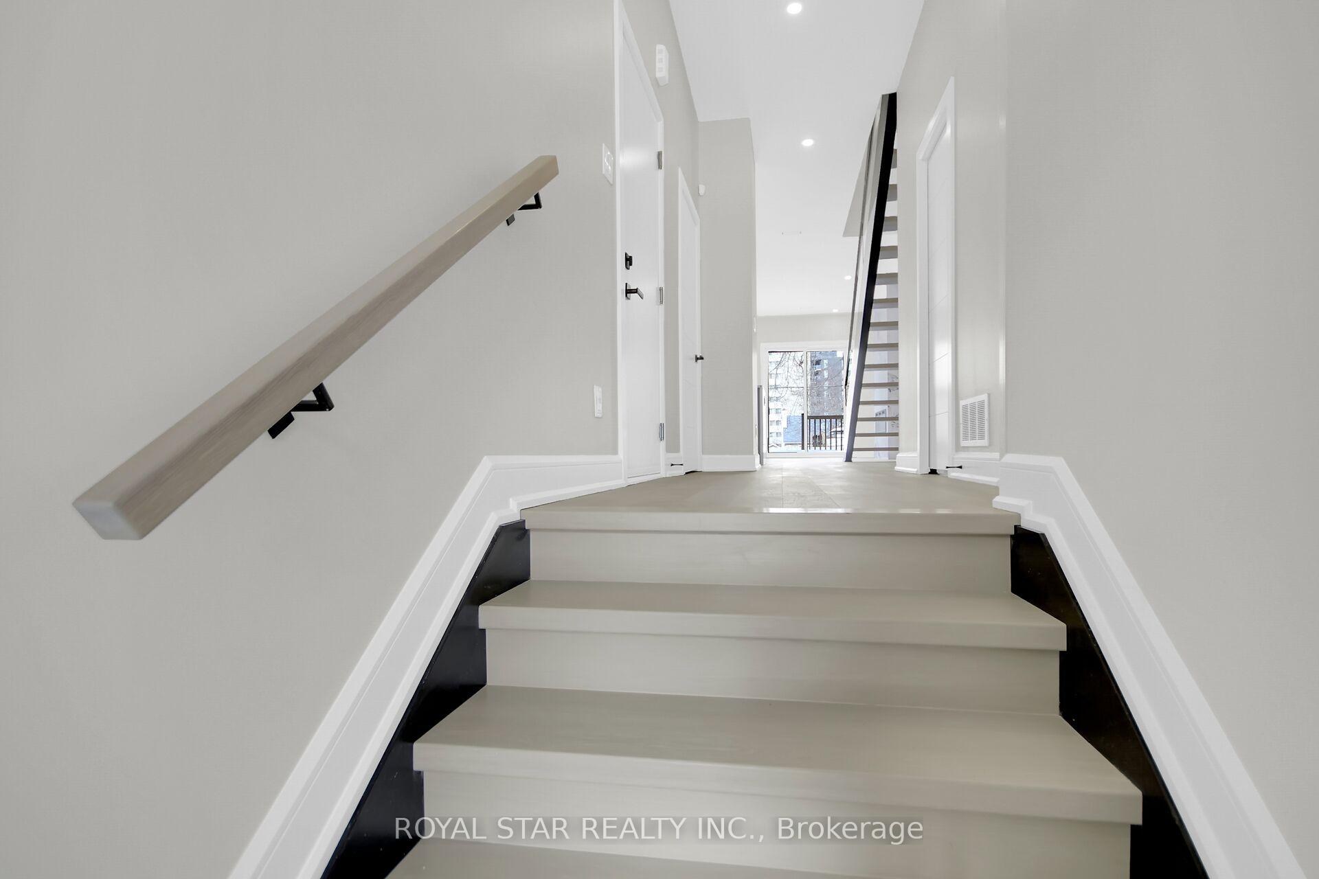 Photo 6 of 549 Mutual Street, Ottawa, Overbrook/Castle Heights — HOMEH