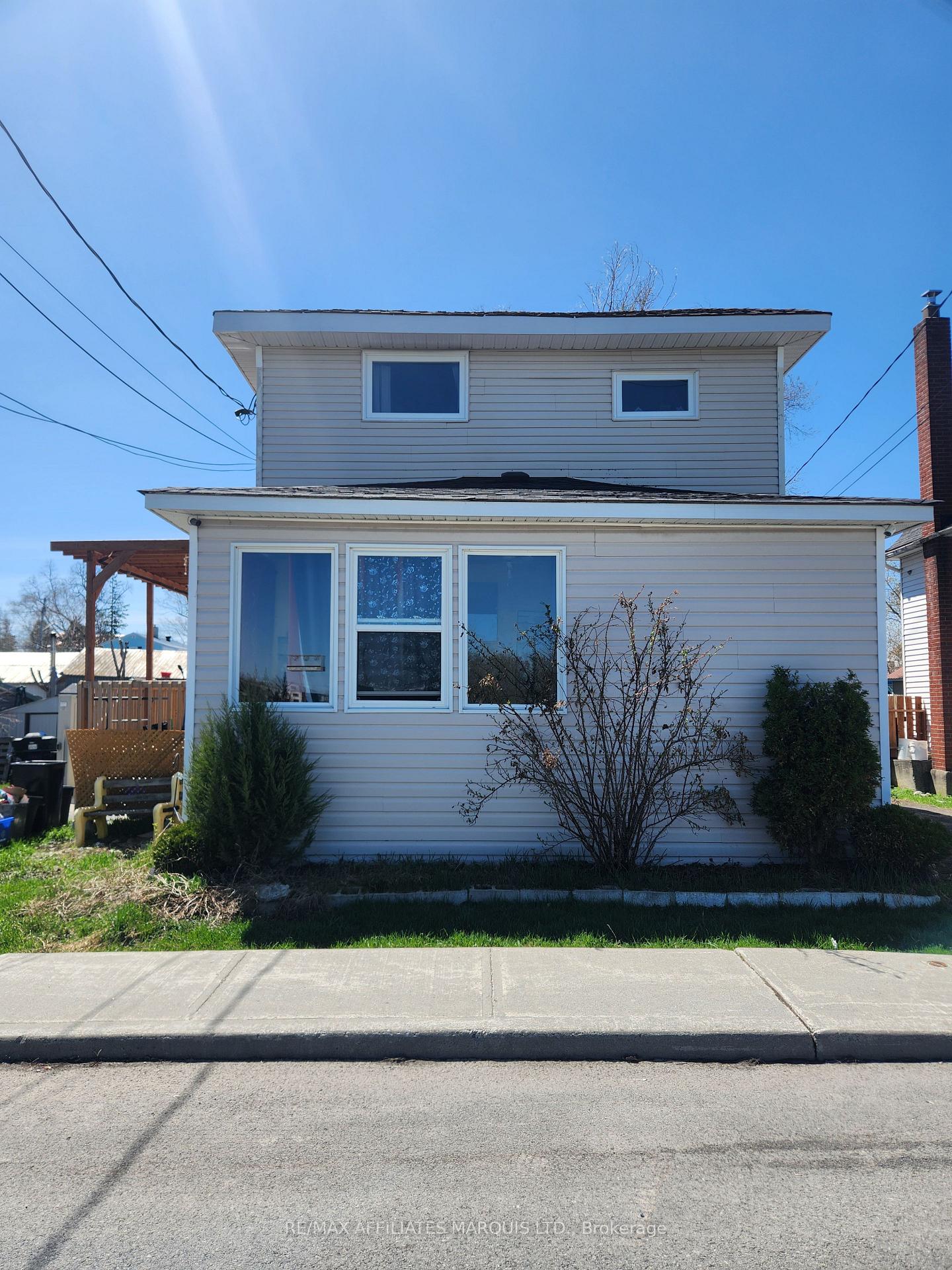 Photo 2 of 146 Bishop Street S, North Glengarry, Alexandria — HOMEH