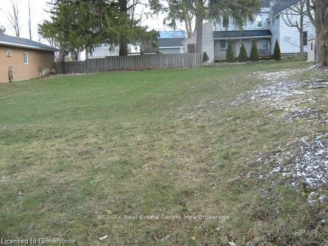 Photo 5 of 13 John Street E, North Huron, Wingham — HOMEH