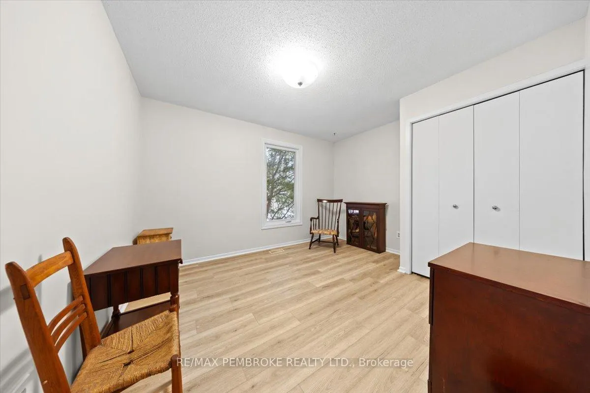 Photo 22 of 1235 Millburn Crescent, Ottawa, Cumberland Ridge — HOMEH