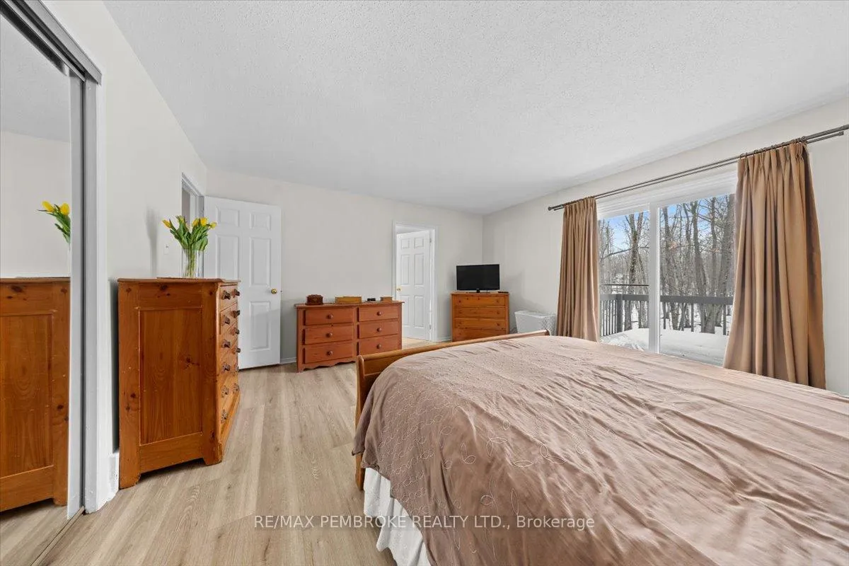 Photo 26 of 1235 Millburn Crescent, Ottawa, Cumberland Ridge — HOMEH