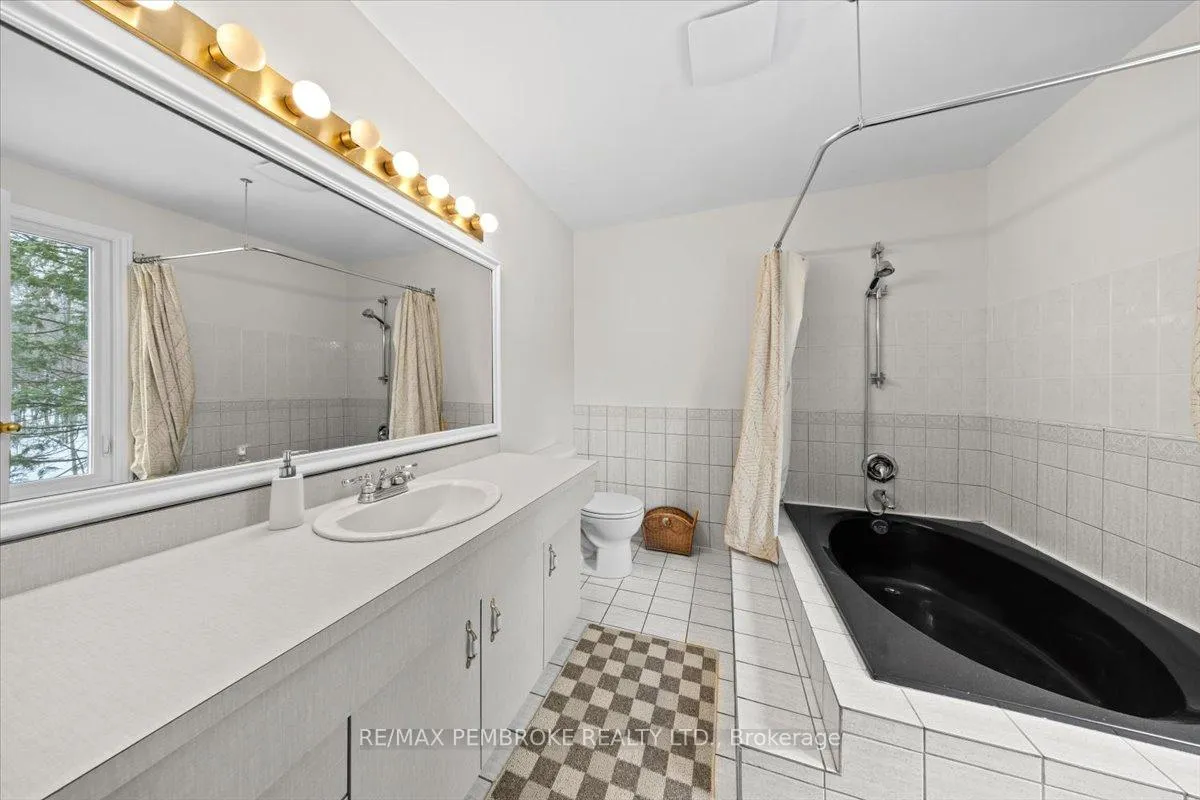Photo 27 of 1235 Millburn Crescent, Ottawa, Cumberland Ridge — HOMEH