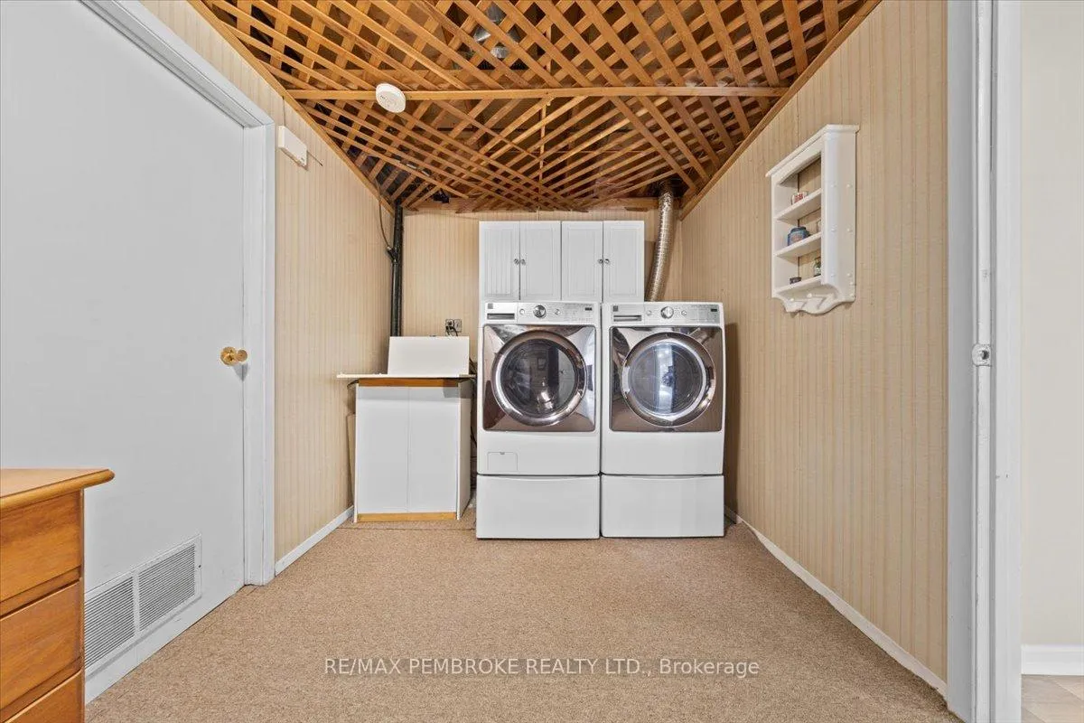 Photo 32 of 1235 Millburn Crescent, Ottawa, Cumberland Ridge — HOMEH