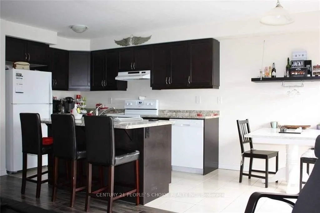 Photo 6 of 48 Donlamont Circle, Brampton, Northwest Brampton — HOMEH