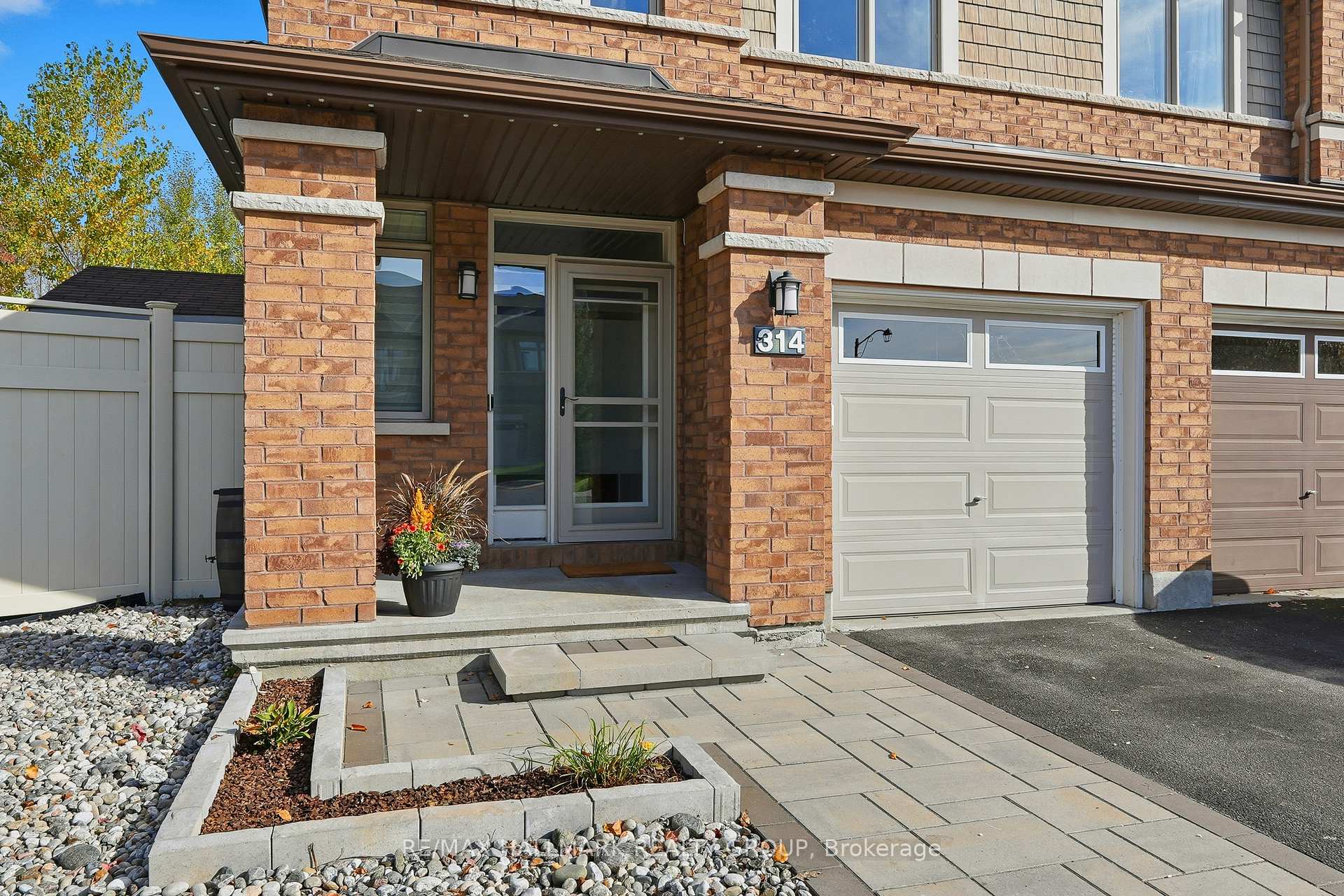 Photo 2 of 314 Melodie Street, Ottawa, Mer Bleue/Bradley Estates/Anderson Park — HOMEH