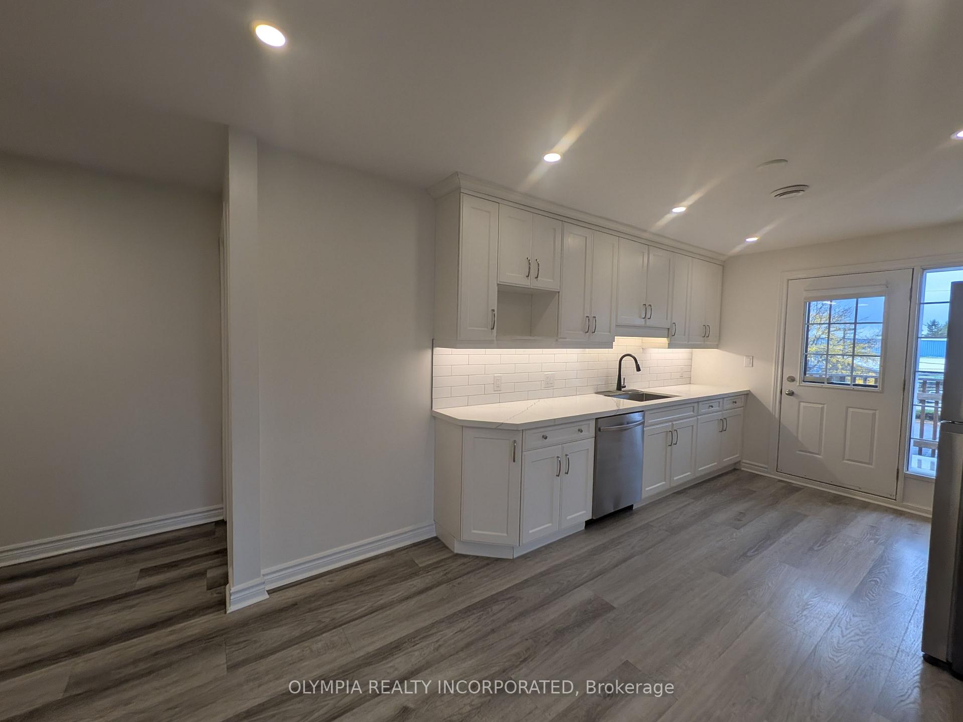 Photo 5 of Unit 3, 5602 George Street, Niagara Falls, Cherrywood — HOMEH