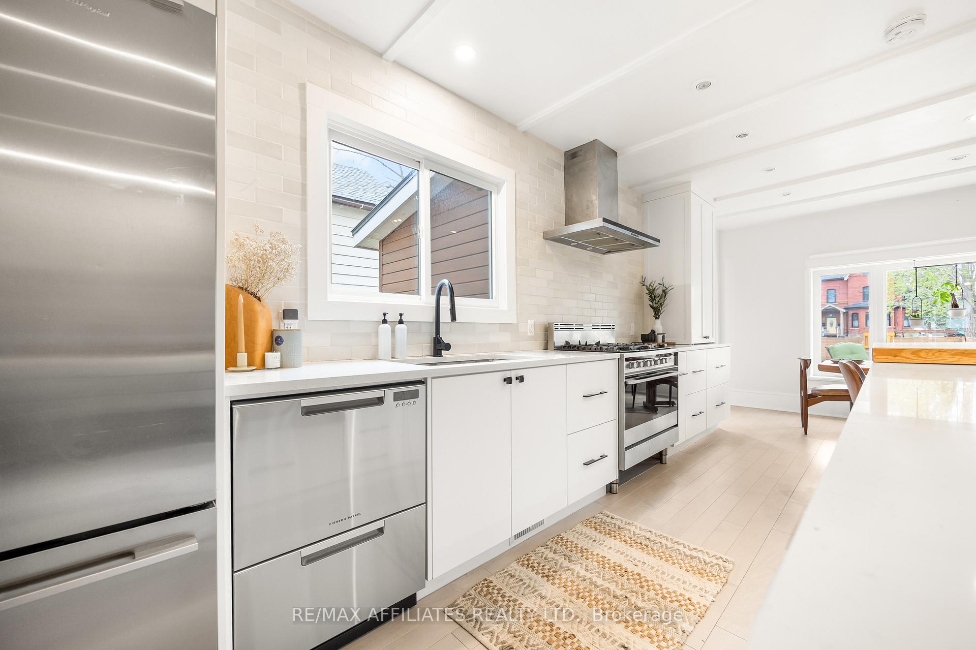 Photo 9 of 19 Foster Street, Perth — HOMEH