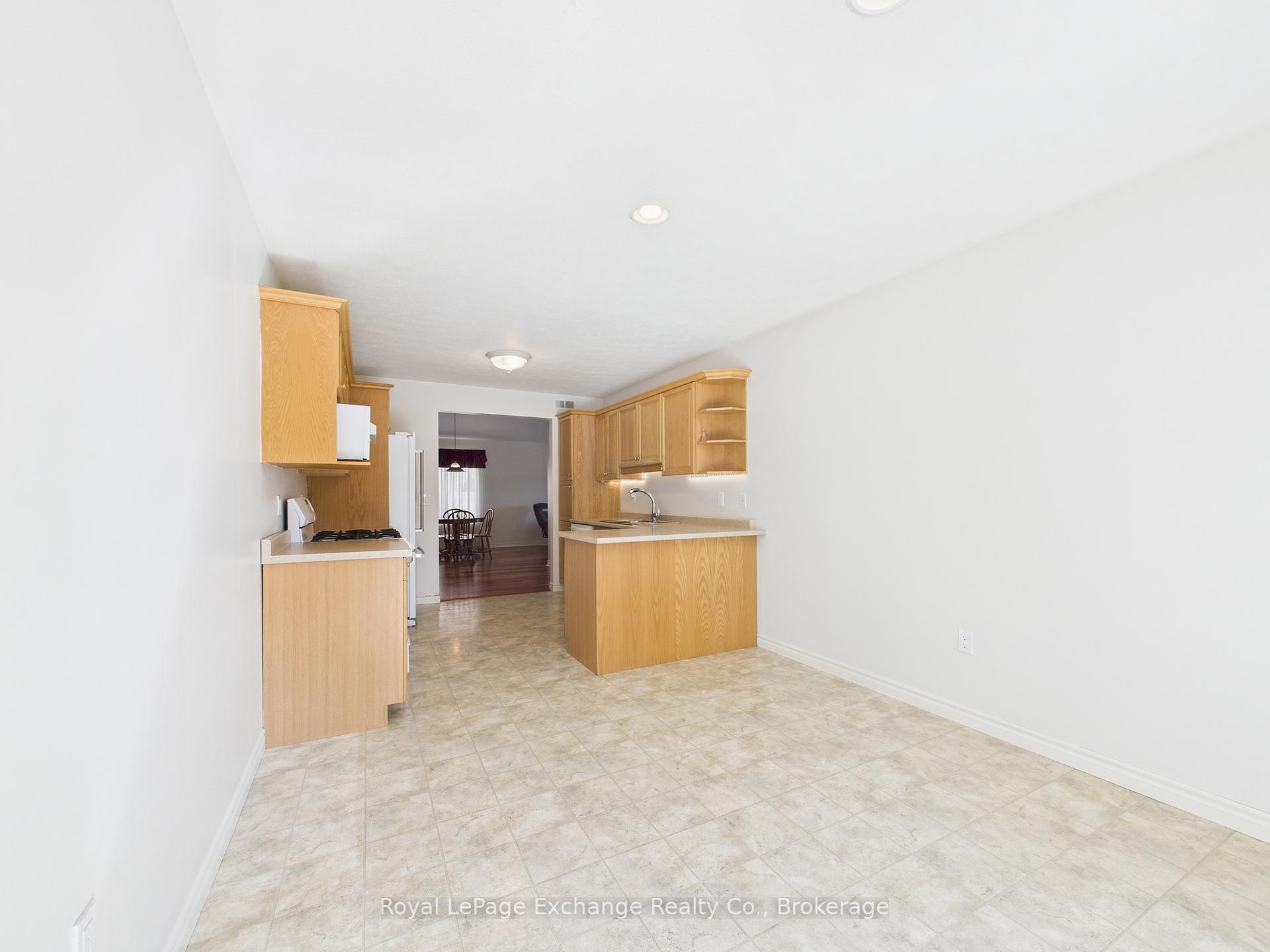 Photo 14 of 172 Park Drive, North Huron, Wingham — HOMEH