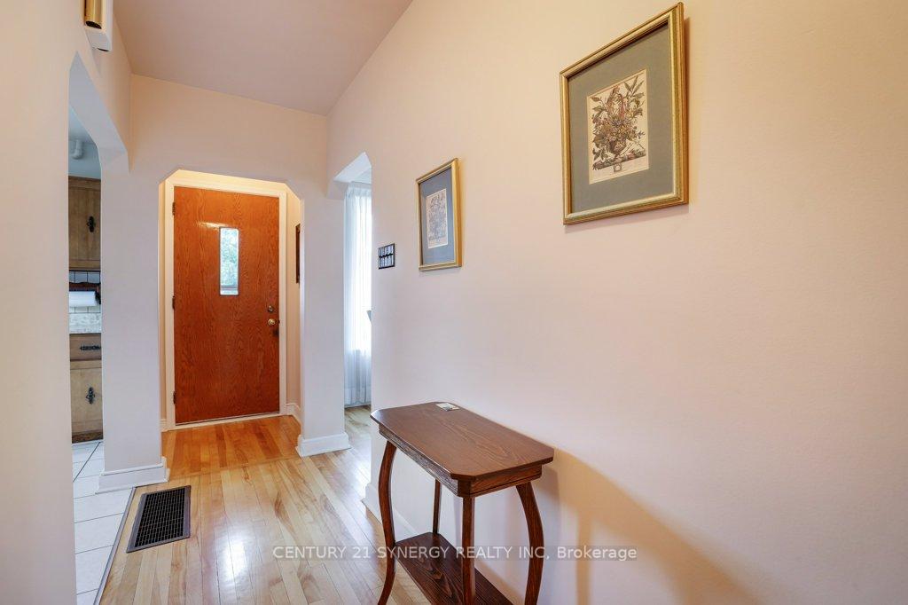 Photo 6 of 564 Alesther Street, Ottawa, Overbrook/Castle Heights — HOMEH