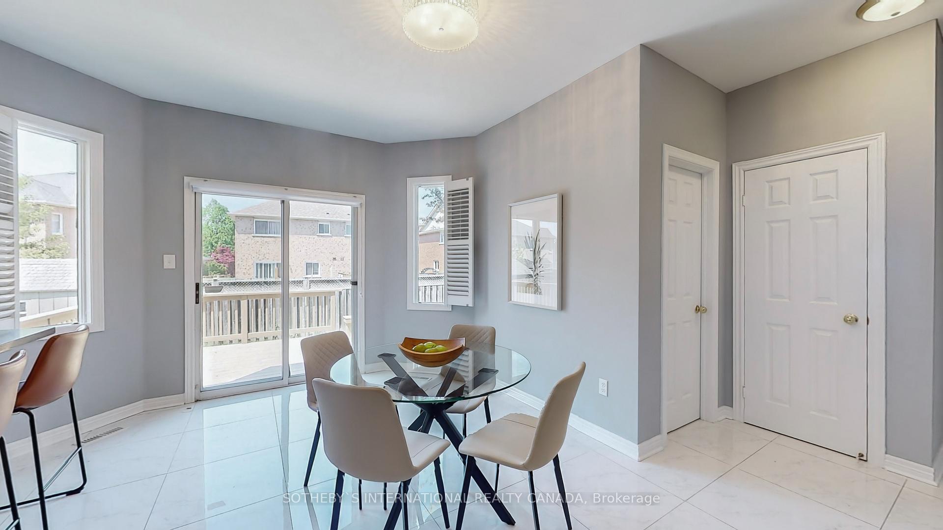 Photo 16 of 40 Briar Path Lane, Markham, Berczy — HOMEH