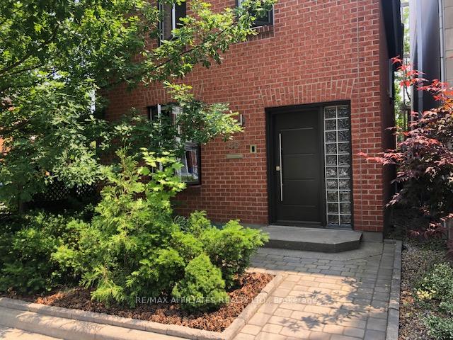 Photo 2 of 46 Waverley Street, Ottawa, Ottawa Centre/Golden Triangle — HOMEH