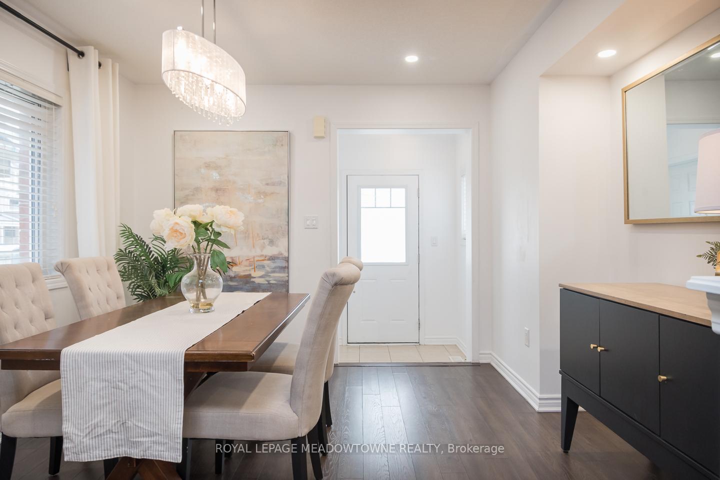 Photo 7 of 335 Gooding Crescent, Milton, Ford — HOMEH