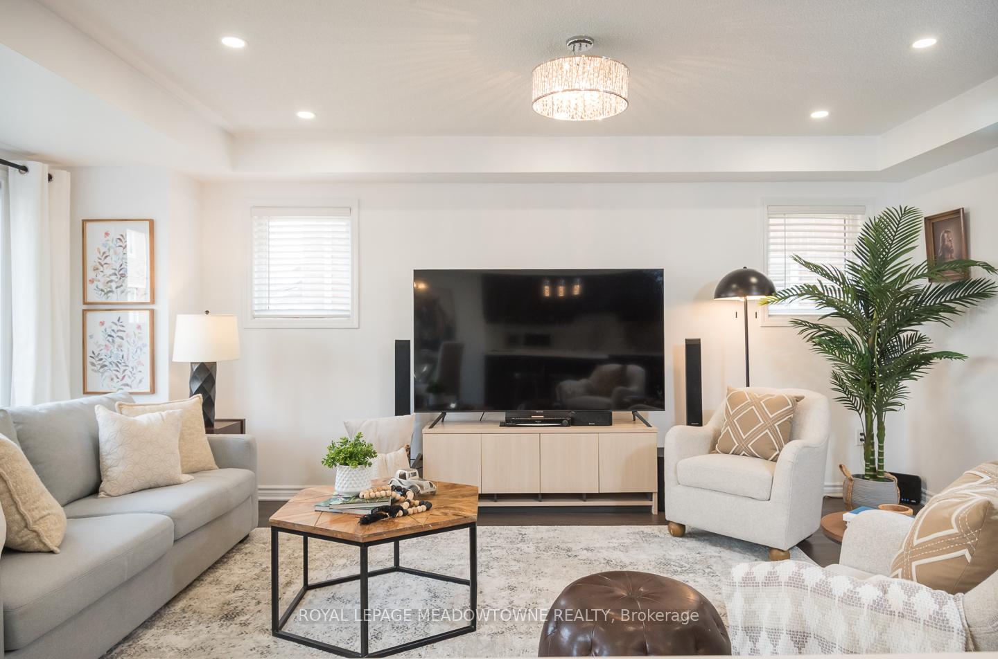 Photo 6 of 335 Gooding Crescent, Milton, Ford — HOMEH