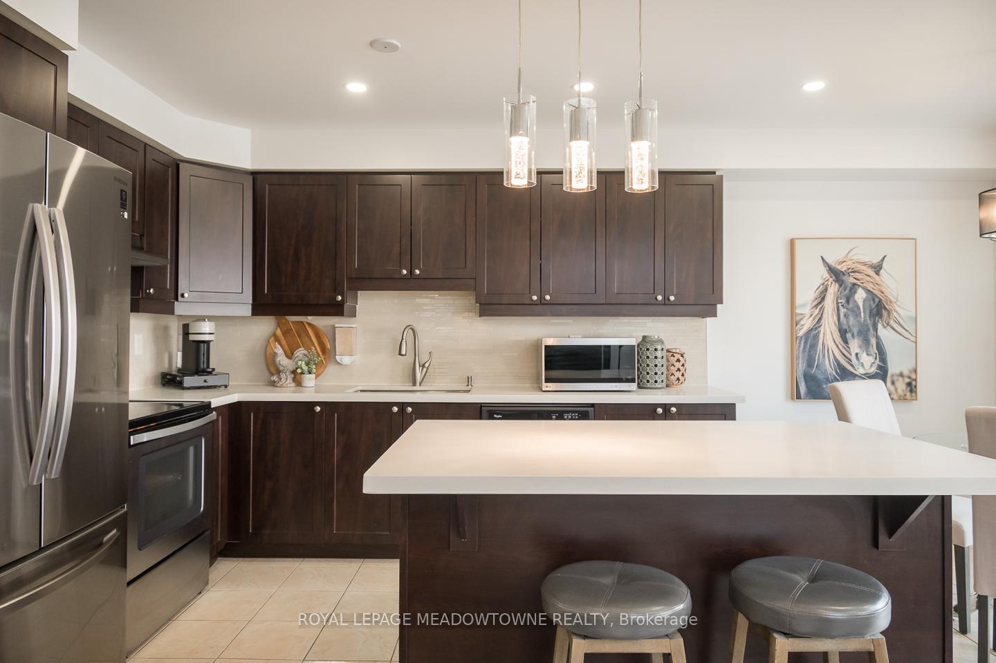 Photo 19 of 335 Gooding Crescent, Milton, Ford — HOMEH