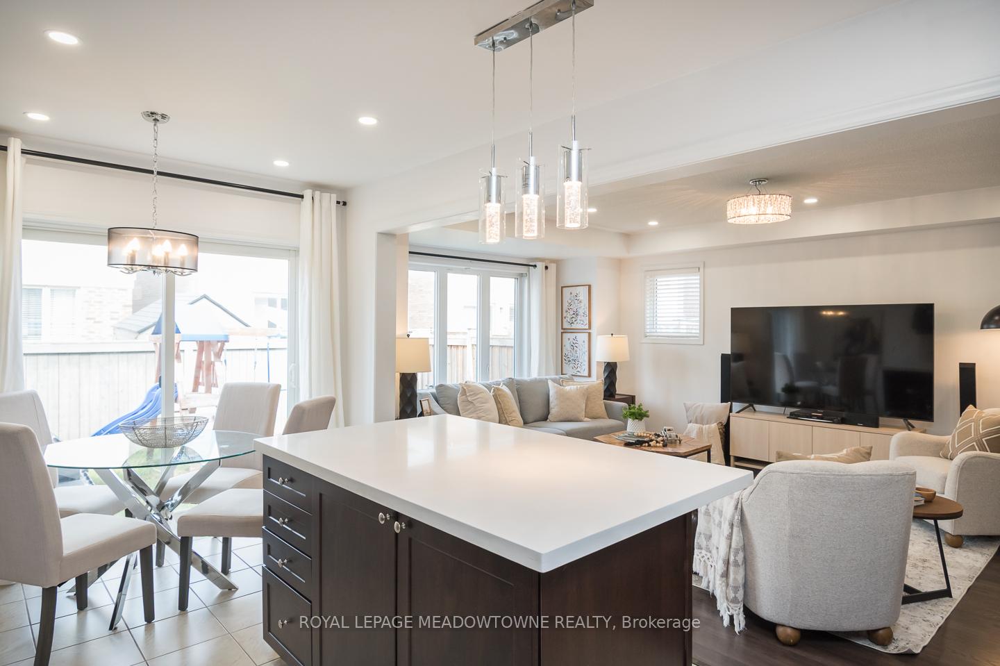 Photo 9 of 335 Gooding Crescent, Milton, Ford — HOMEH