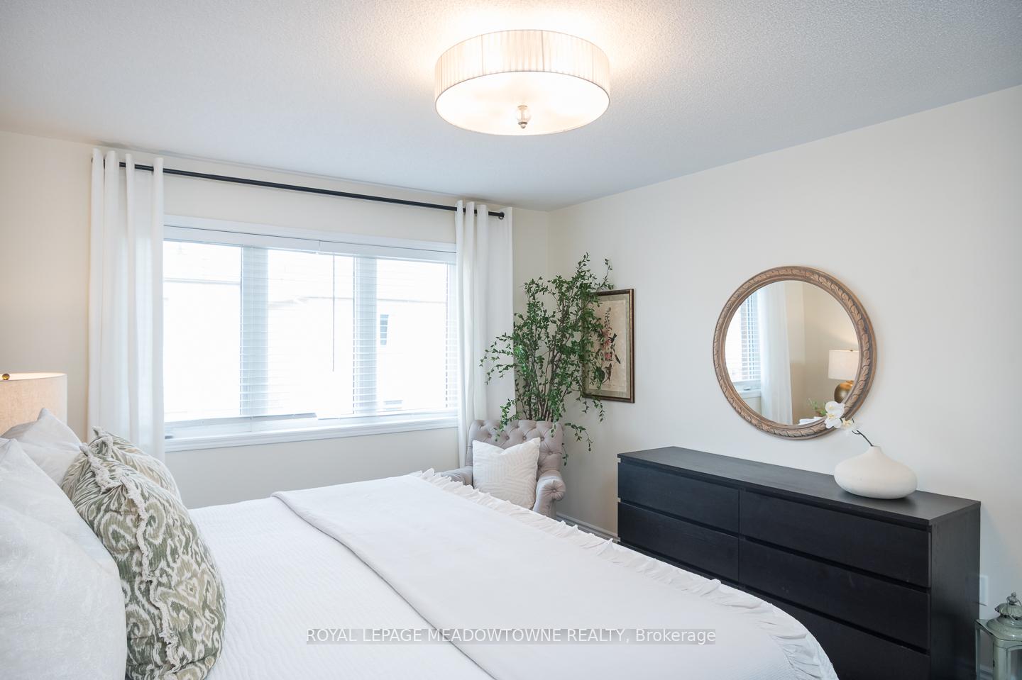 Photo 29 of 335 Gooding Crescent, Milton, Ford — HOMEH