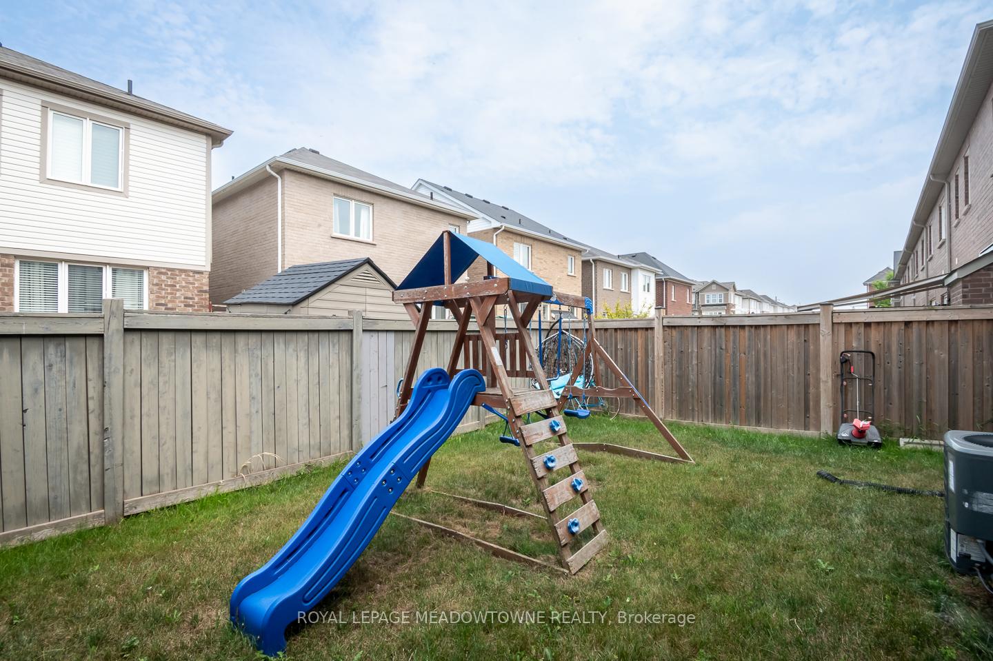 Photo 33 of 335 Gooding Crescent, Milton, Ford — HOMEH