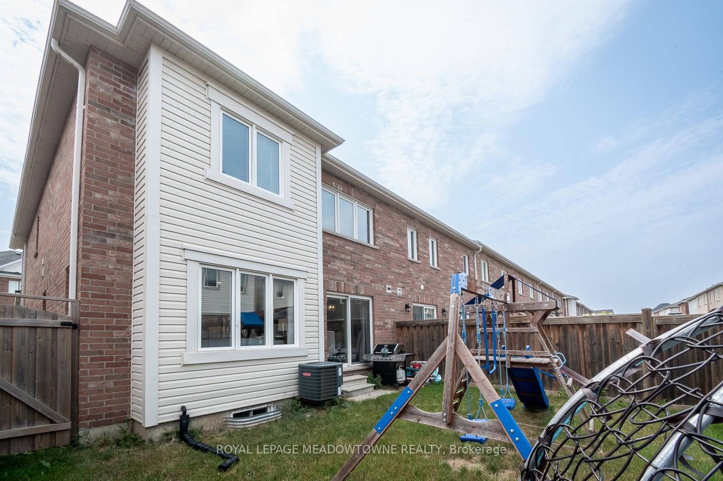 Photo 34 of 335 Gooding Crescent, Milton, Ford — HOMEH