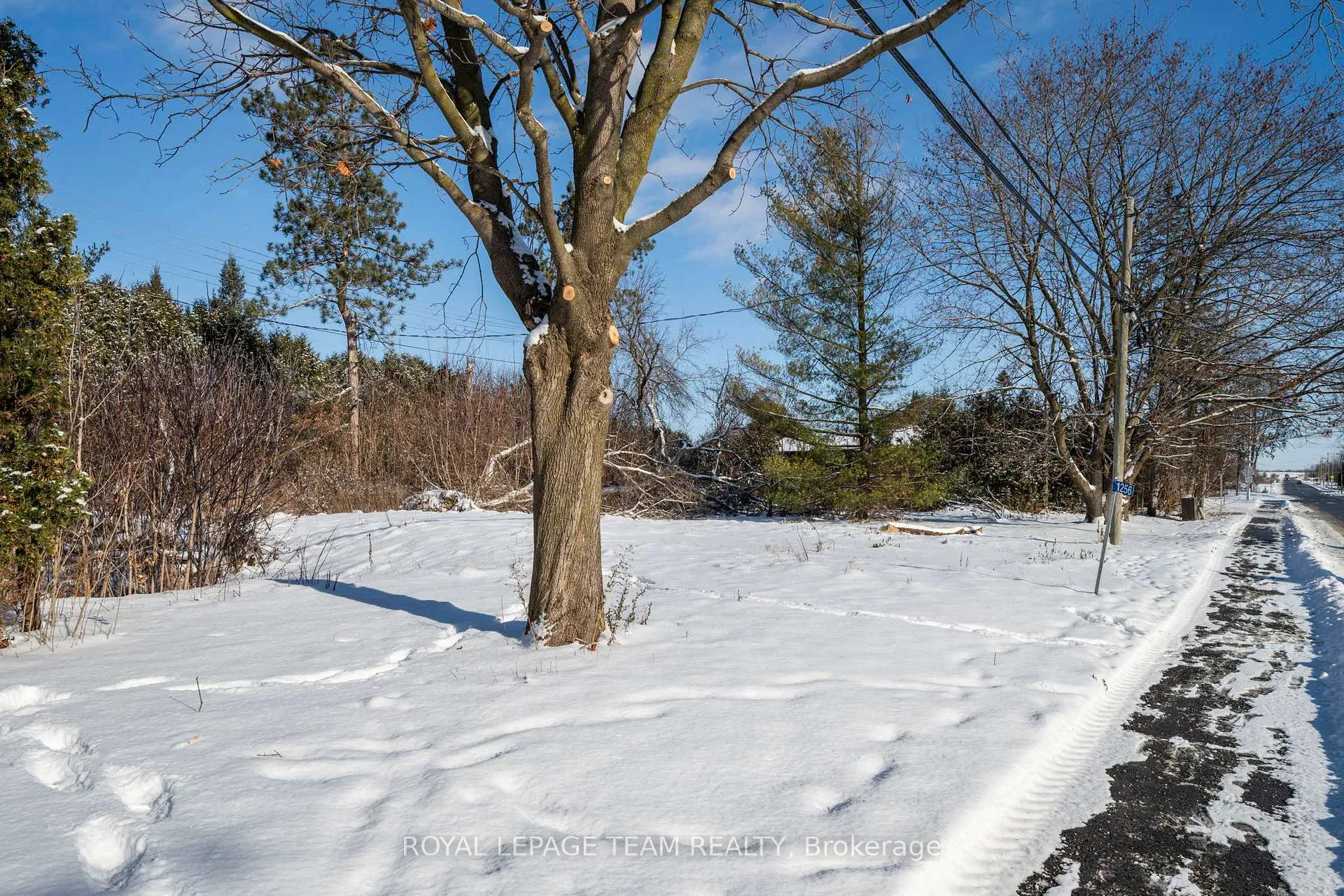 Photo 4 of 1256 Colonial Road, Ottawa, Navan — HOMEH