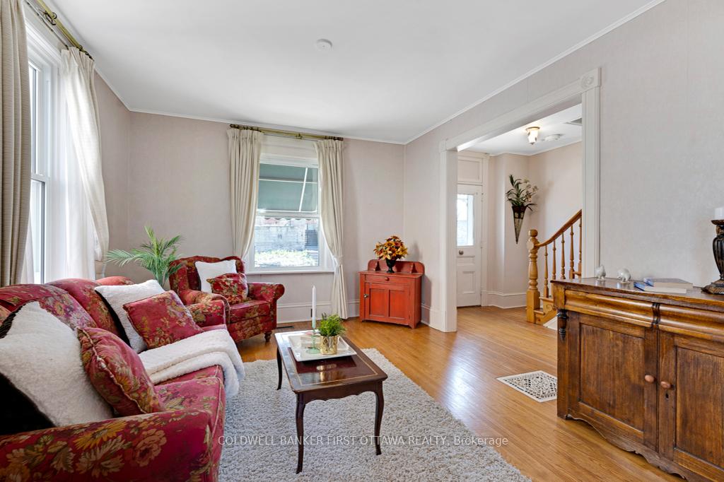 Photo 7 of 32 Drummond Street E, Perth — HOMEH