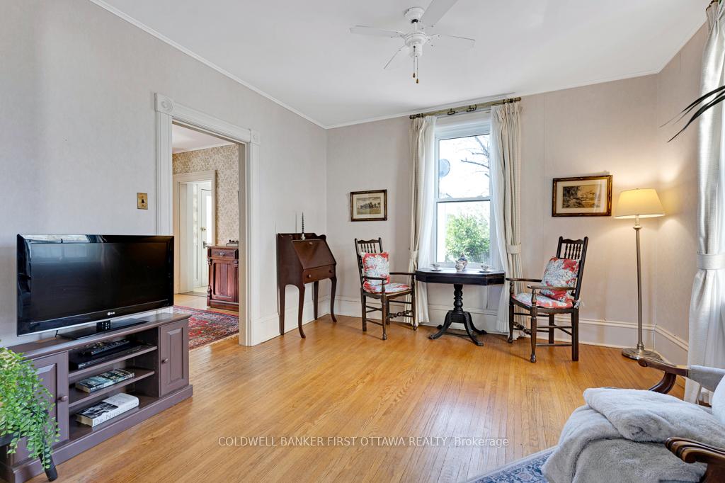 Photo 8 of 32 Drummond Street E, Perth — HOMEH