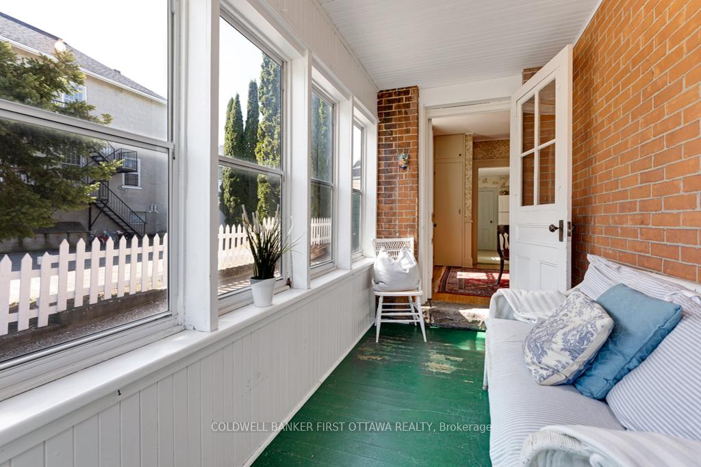 Photo 13 of 32 Drummond Street E, Perth — HOMEH