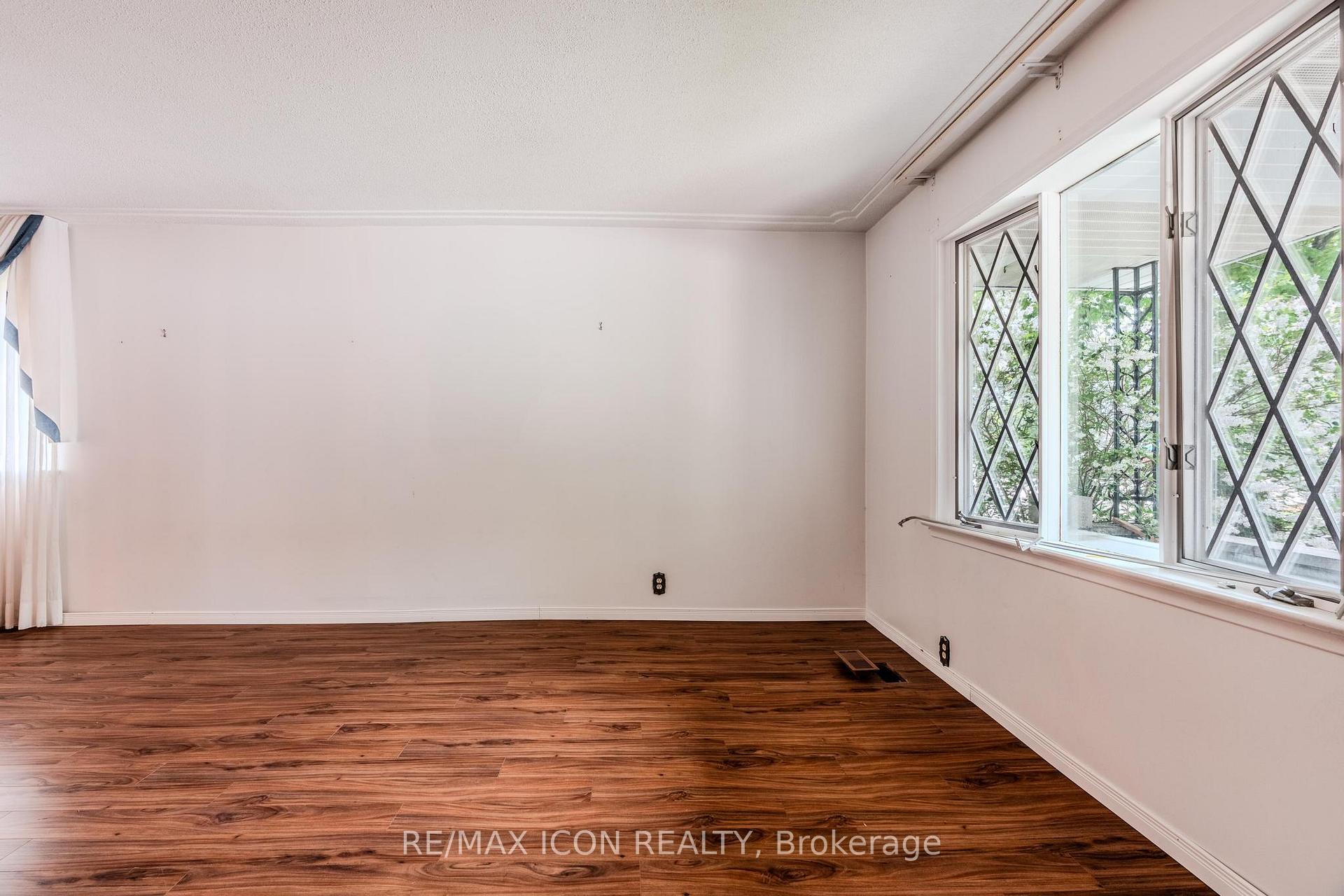 Photo 4 of 275 Mckenzie Street E, North Perth, Listowel — HOMEH