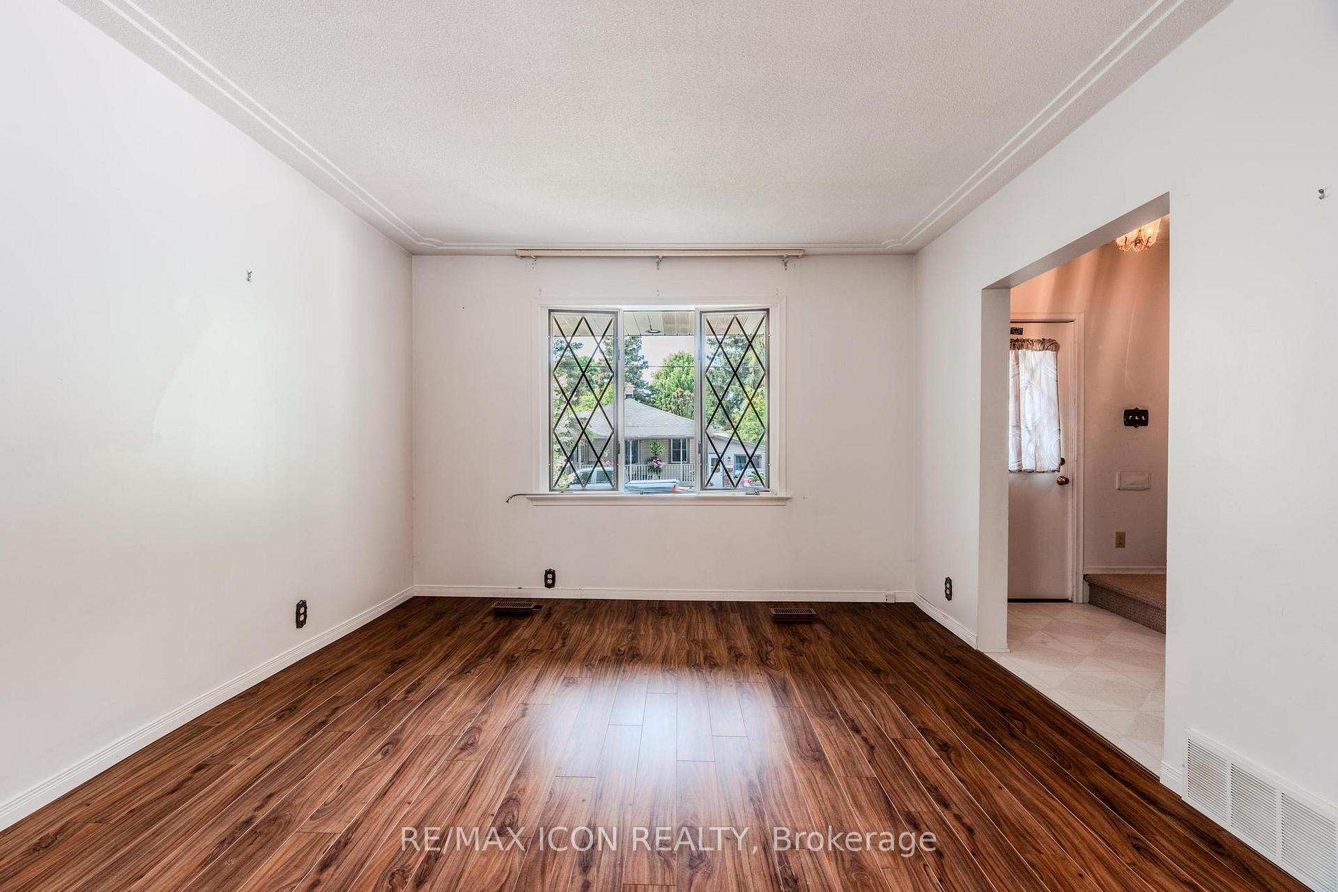 Photo 7 of 275 Mckenzie Street E, North Perth, Listowel — HOMEH